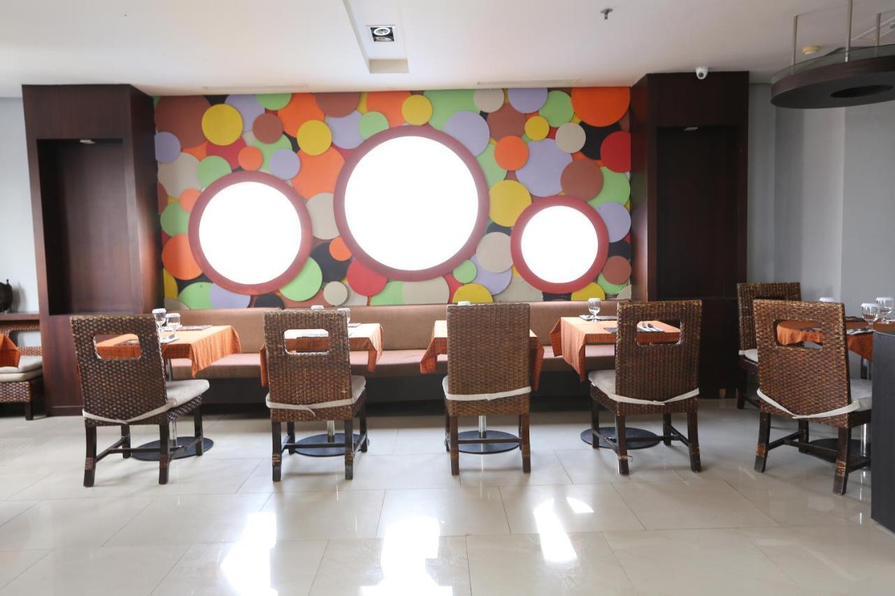Hotel Santika Pontianak Exterior foto